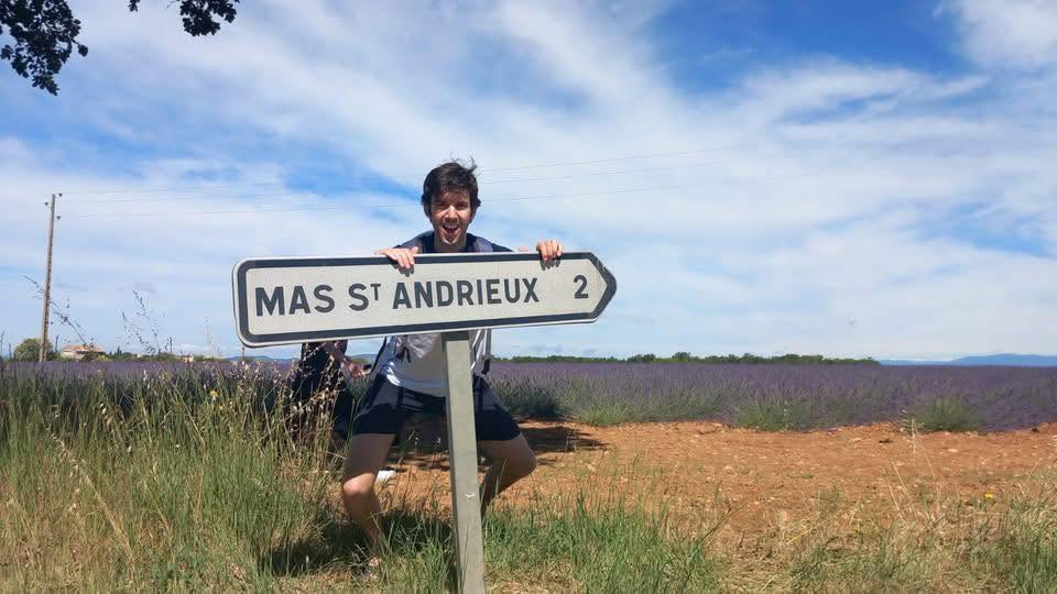 A friendly way to discover Provence without a car - group moment